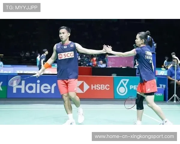 羽球混双战术切换后手法变化，巧妙逆袭赢下比赛